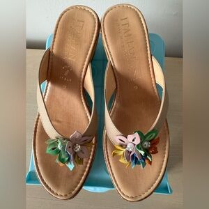 Italian Shoemakers Tan Floral Thong Style Wedge Sandals / Size 9